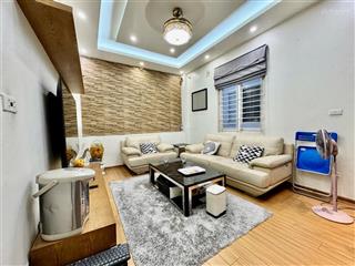 Cần bán gấp nhà bồ đề  gia thuỵ hơn 50m2 dân xây  lô góc 2 thoáng ô tô đỗ cửa sổ vuông  hơn 8 tỷ