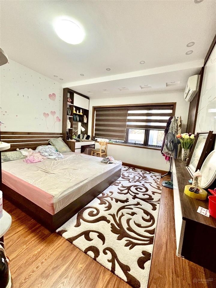Chính chủ bán gấp nhà bồ đề 75m2  hơn 12 tỷ  dân xây 5 tầng  full nội thất  ô tô gần  sổ vuông