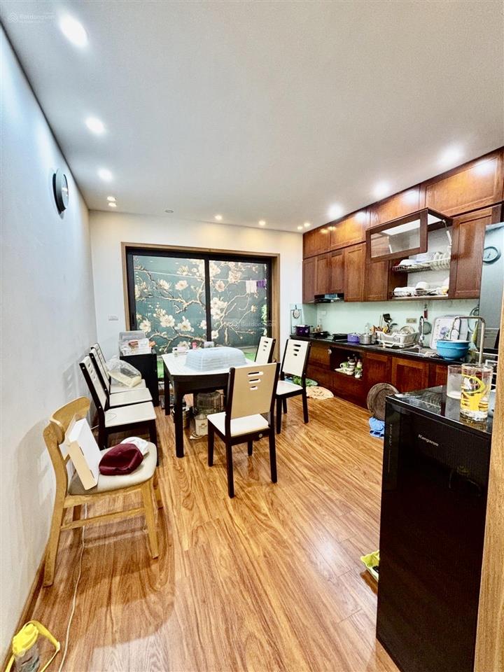 Chính chủ bán gấp nhà bồ đề 75m2  hơn 12 tỷ  dân xây 5 tầng  full nội thất  ô tô gần  sổ vuông