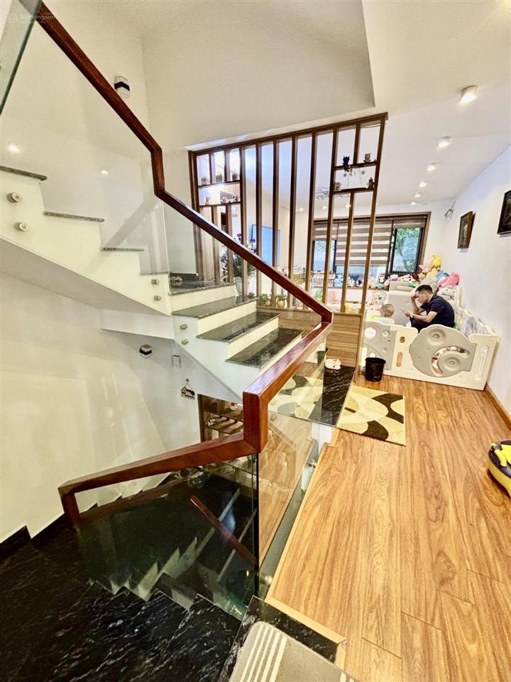 Chính chủ bán gấp nhà bồ đề 75m2  hơn 12 tỷ  dân xây 5 tầng  full nội thất  ô tô gần  sổ vuông