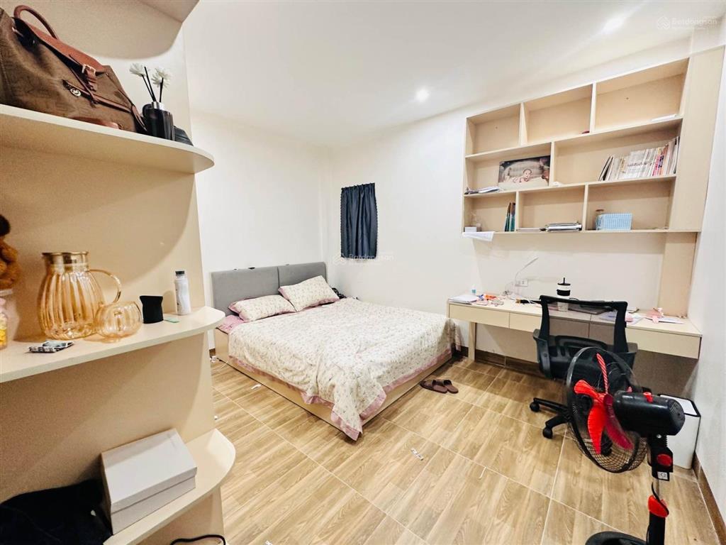 Hạ chào 2 tỷ bán gấp nhà sài đồng 58m2 hơn 8 tỷ 5 tầng 6 ngủ dân xây full nội thất pháp lý rỏ ràng