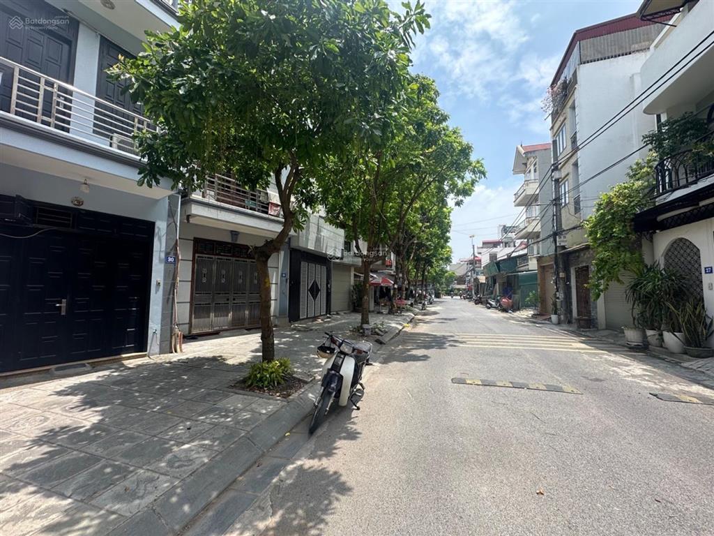 Bán gấp thửa đất việt hưng 52m2  hơn 11 tỷ  phân lô  vỉa hè  ô tô tránh  kinh doanh  sổ vuông