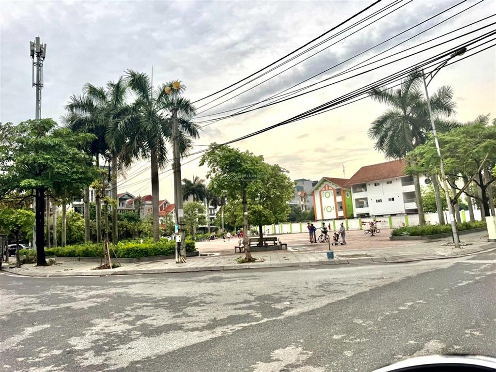 Bán gấp thửa đất việt hưng 52m2  hơn 11 tỷ  phân lô  vỉa hè  ô tô tránh  kinh doanh  sổ vuông