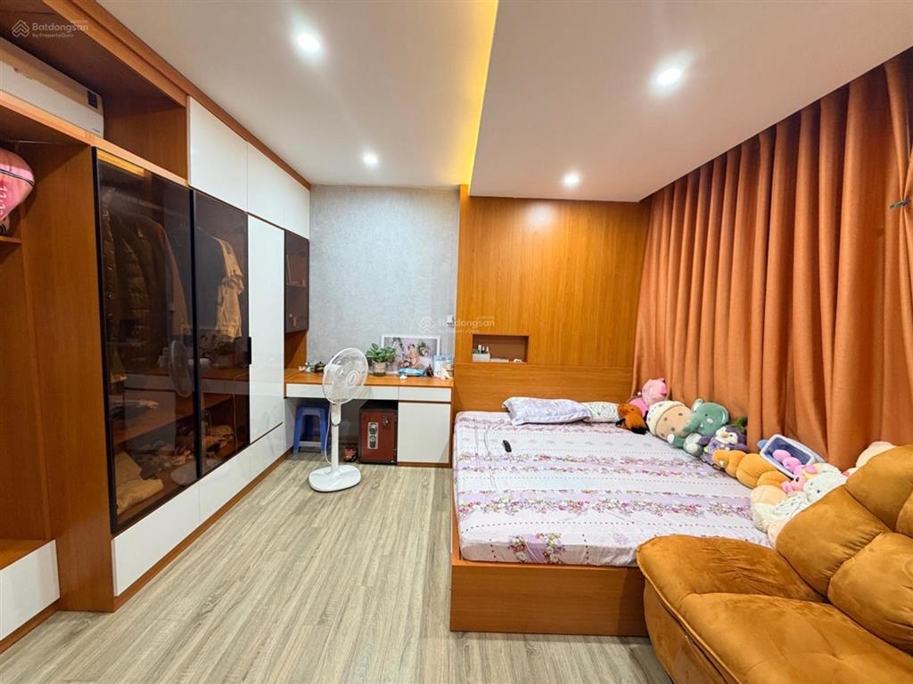 Cần bán gấp nhà gia thụy  bồ đề 50m2  hơn 10 tỷ  dân xây 2 thoáng full nội thất 4 ngủ  sổ vuông