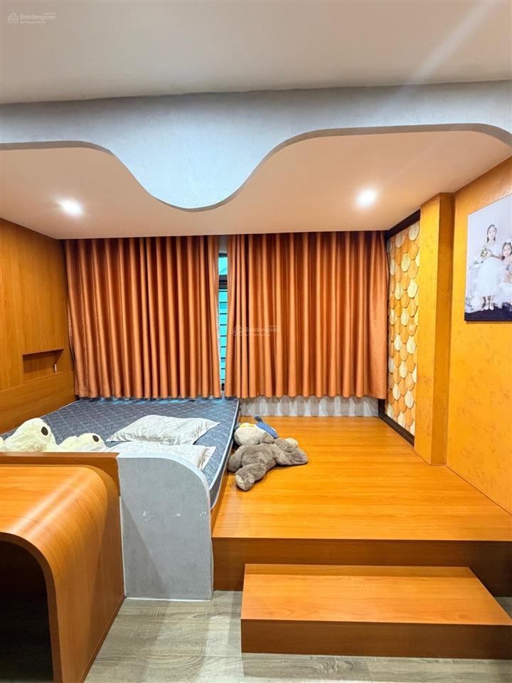 Cần bán gấp nhà gia thụy  bồ đề 50m2  hơn 10 tỷ  dân xây 2 thoáng full nội thất 4 ngủ  sổ vuông