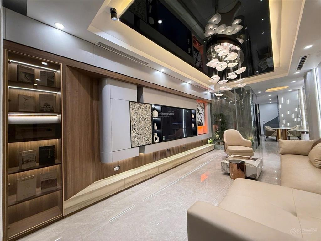 Chủ ngộp bank hạ sốc 3.5 tỷ bán gấp biệt phủ ngọc thuỵ 80m2 còn 15 tỷ ô tô thang máy full nội thất