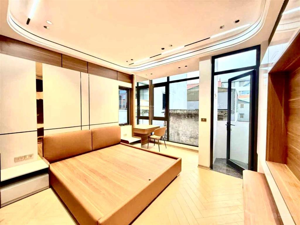 Cắt lỗ bán gấp nhà 7 tầng long biên 9,2 tỷ  ô tô  thang máy  lô góc  full nội thất  sổ vuông