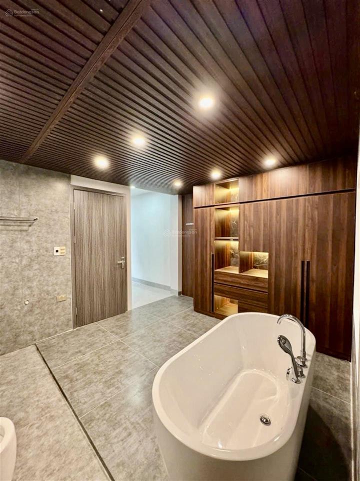 Hạ chào 2 tỷ cần bán gấp nhà thạch bàn 60m2  hơn 8 tỷ 5 tầng thang máy full nội thất ô tô gần 5 pn