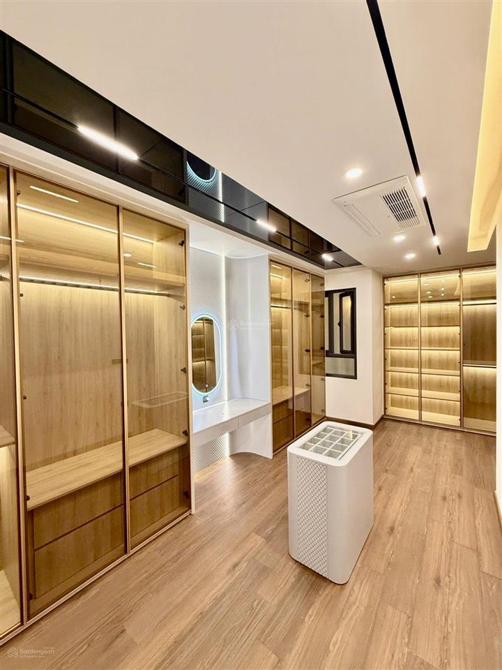 Hạ chào 4 tỷ còn 15 tỷ bán gấp nhà ngọc thuỵ80m2thang máyfull nội thấtô tô gần chợmipec
