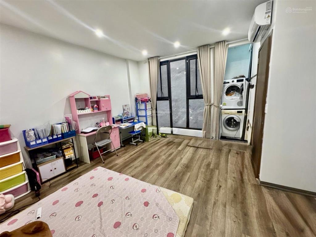 Bán nhà trung tâm gia thuỵ 43m2hơn 7 tỷ nhà 5 tầng4 pn matserfull nội thấtgần trường gia thuỵ