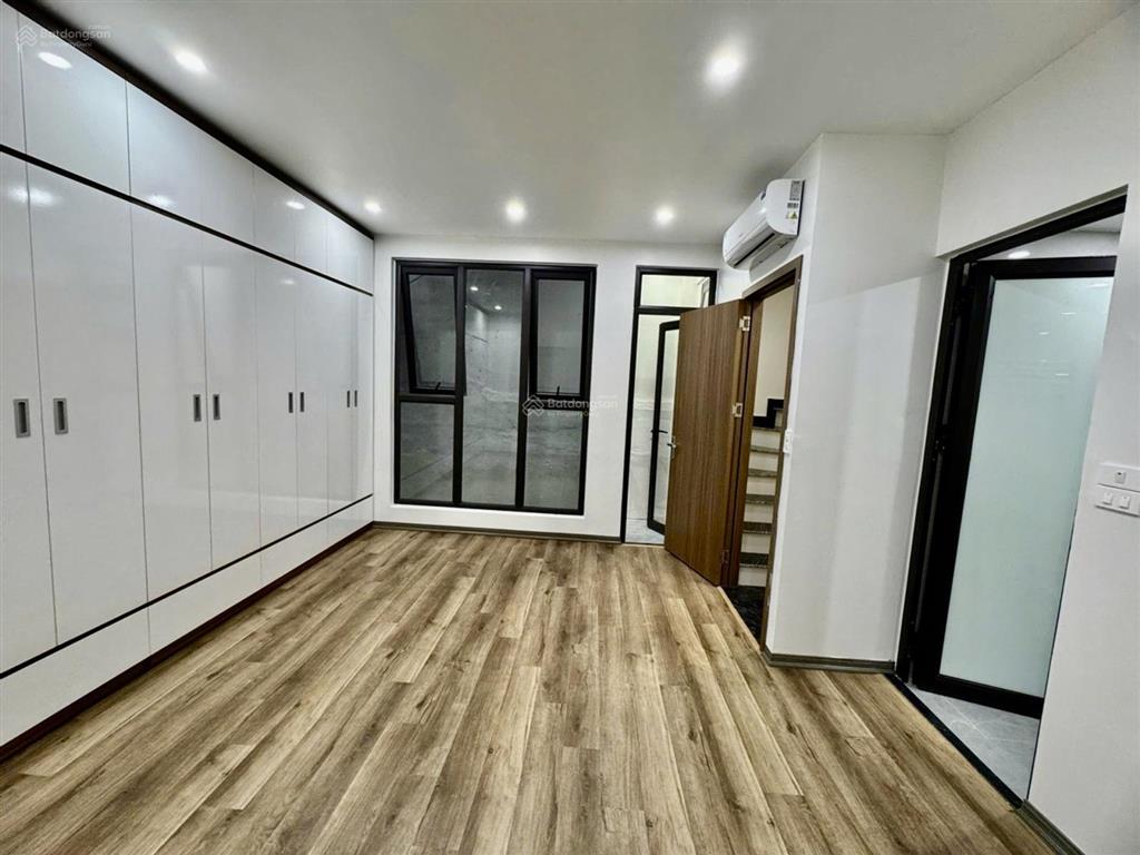 Bán nhà trung tâm gia thuỵ 43m2hơn 7 tỷ nhà 5 tầng4 pn matserfull nội thấtgần trường gia thuỵ