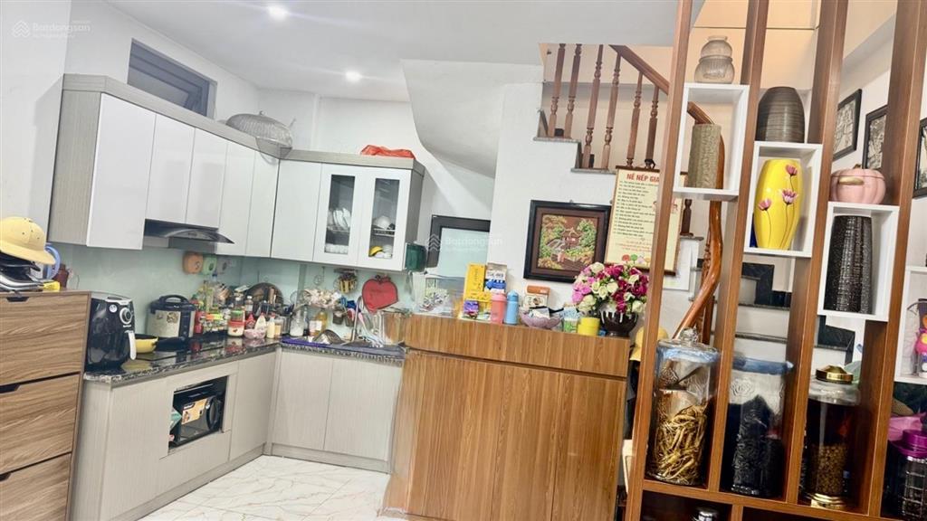 Bán nhà việt hưng 35m2  6 tỷ  5 tầng full nội thất  ô tô đỗ cổng 3 pn sổ vuông  không quy hoạch