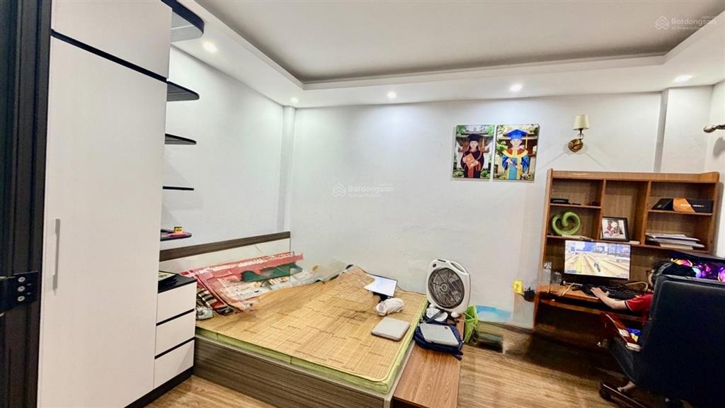 Bán nhà việt hưng 35m2  6 tỷ  5 tầng full nội thất  ô tô đỗ cổng 3 pn sổ vuông  không quy hoạch