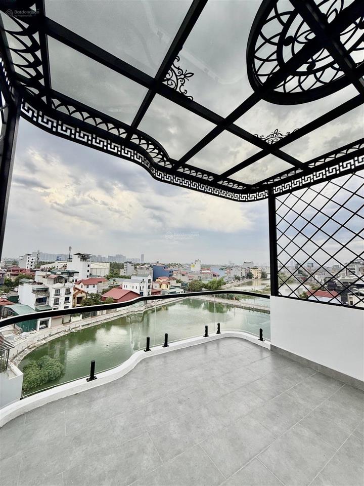 Hơn 13 tỷbán gấp nhà quận long biên 52m2view hồ7 tầng thang máy , full nội thất4pnô tô tránh