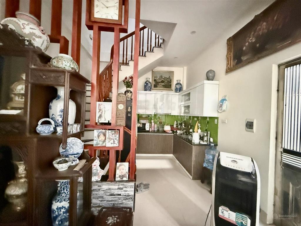 Bán nhà trung tâm ngọc thụy 41m2chỉ 6 tỷnhà đẹpngay chân mipec ô tô đỗ sáttrong đêgần cầu