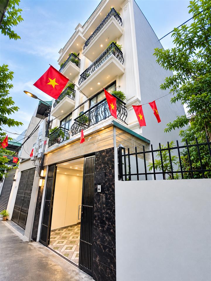 Bán nhà việt hưng 7,9 tỷ56m25 pnfull nội thấtđường quy hoạch 9,5m có vỉa hètiềm năng