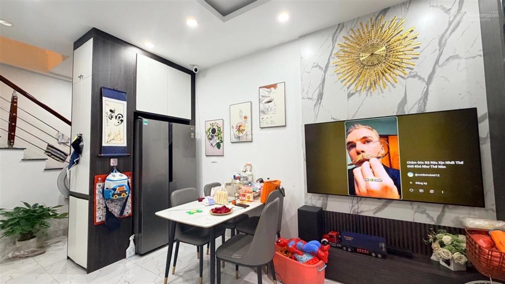 Bán nhà long biên hơn 6 tỷ 45m25 tầngfull nội thấtsổ vuôngpháp lý chuẩnhàng xóm việt hưng