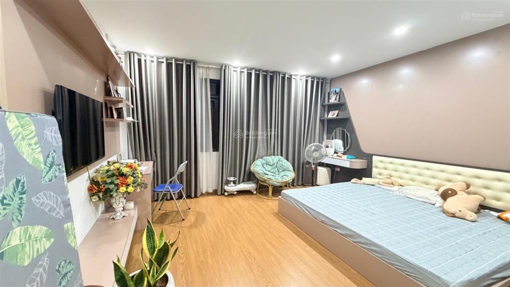 Bán nhà long biên hơn 6 tỷ 45m25 tầngfull nội thấtsổ vuôngpháp lý chuẩnhàng xóm việt hưng