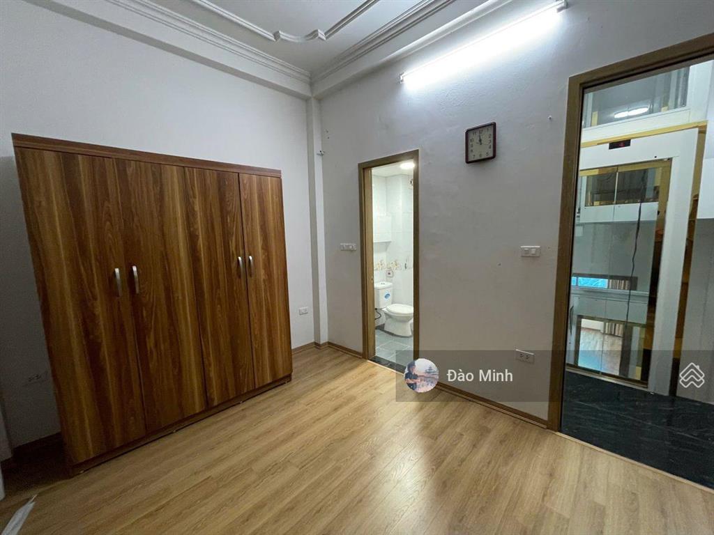 Mặt ngõ nguyễn chí thanh rộng như phố  thang máy  mt 4.1m  kd/ gara ôtô  full nội thất cao cấp