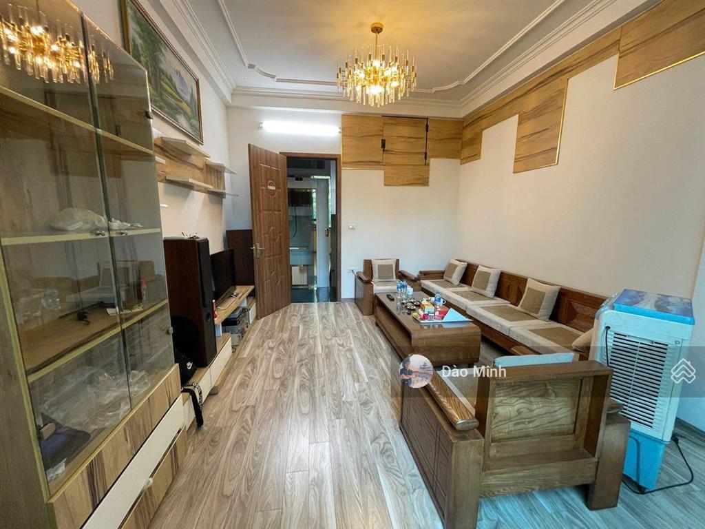 Mặt ngõ nguyễn chí thanh rộng như phố  thang máy  mt 4.1m  kd/ gara ôtô  full nội thất cao cấp