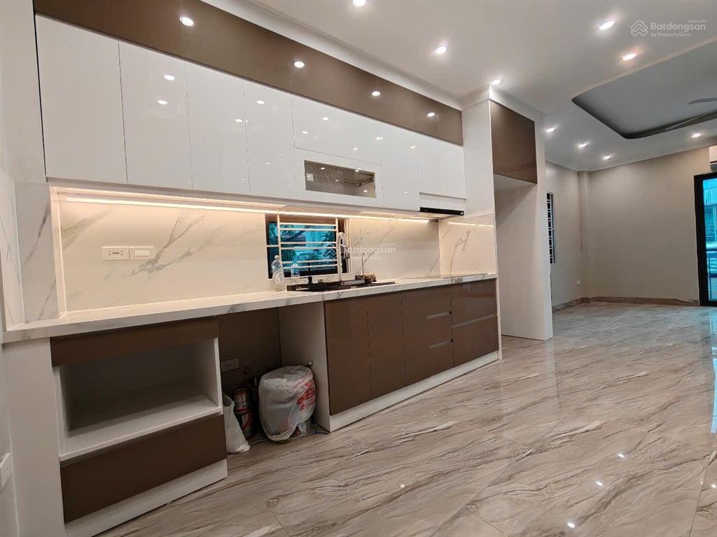 (076) trung tâm quận long biên mt 5mlô góc 2 mặt thoáng  thang máy gara ô tô sát elegant park