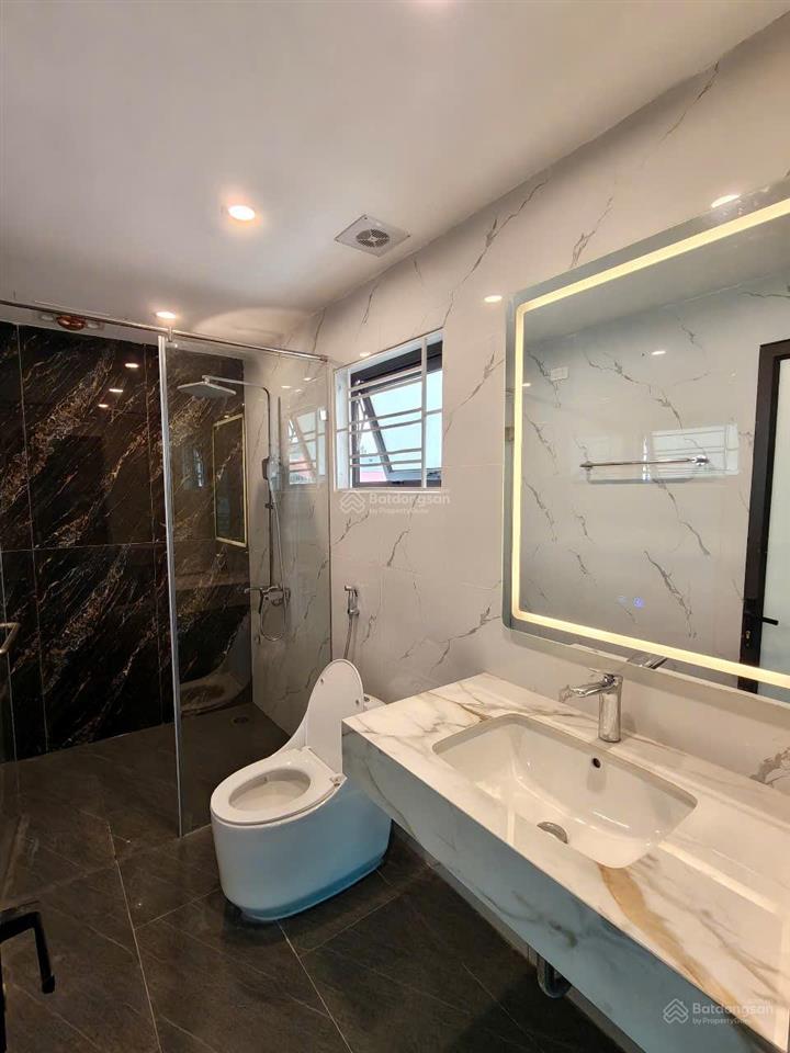 (076) trung tâm quận long biên mt 5mlô góc 2 mặt thoáng  thang máy gara ô tô sát elegant park