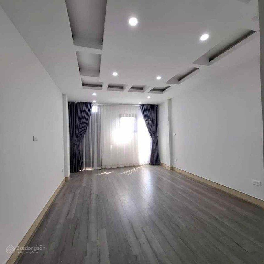 (129) mặt phố nguyễn xiển 7 tầng thang máy, vỉa hè rộng, kinh doanh đỉnh, dòng tiền 500 triệu/năm