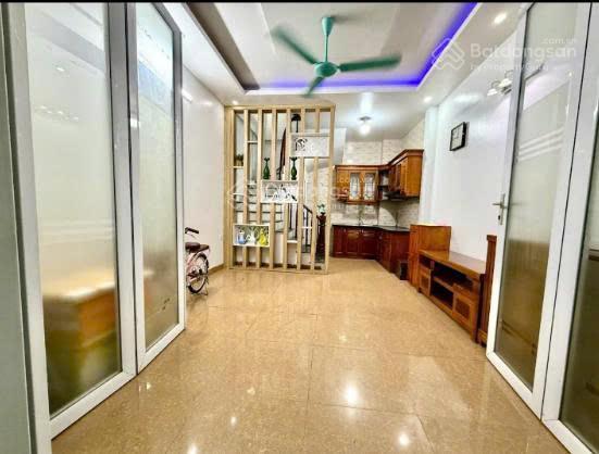 (197) nhà đẹp vài bước ra phố, hoàng mai, ôtô vào nhà, 5 tầng full nội thất, 30m2, mt 4m, giá 7 tỷ