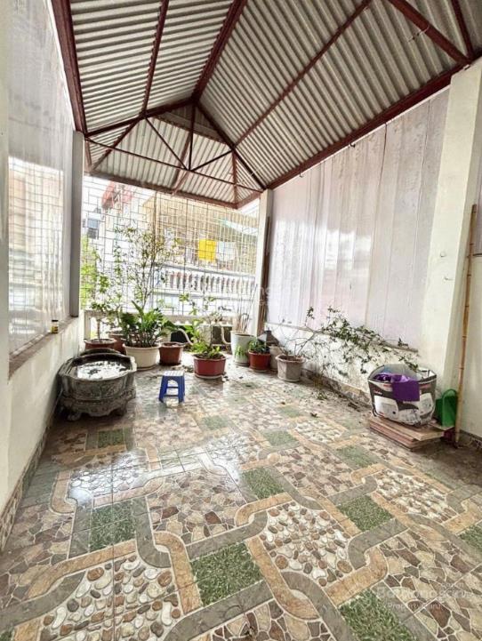 (220) chính chủ bán nhà dương quảng hàm, nhà dân xây chắc chắn, 5 tầng 6 phòng, nhỉnh 9 tỷ cực hiếm
