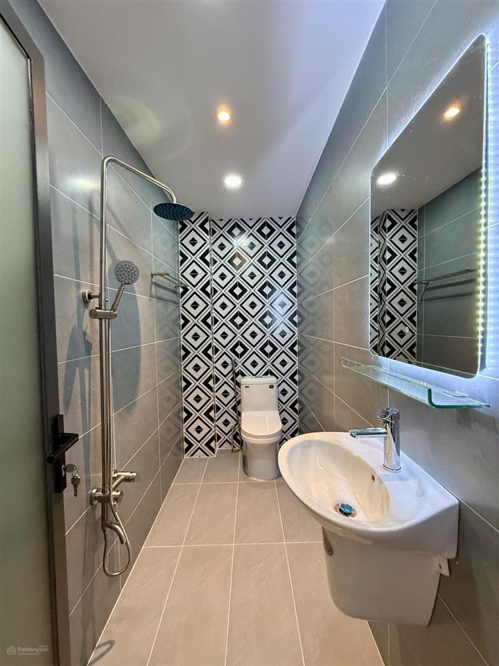 Nhà đẹp tl17,hẻm oto,dt 4,3x13,5m, xd 2pm3wc tặng nội thất xinh xăn.giá 4,5tỷ