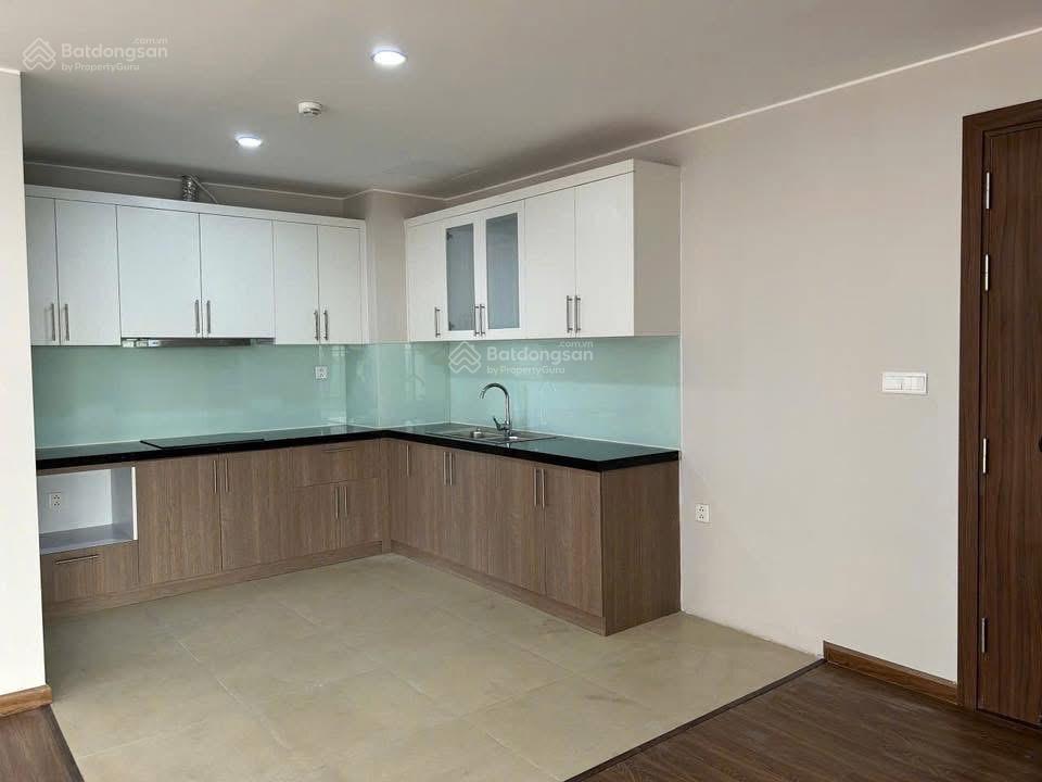 Chủ nhà cần bán căn góc 3pn udic westlake  168m2 view sông hồng, cầu nhật tân  nt cơ bản  sẵn sổ