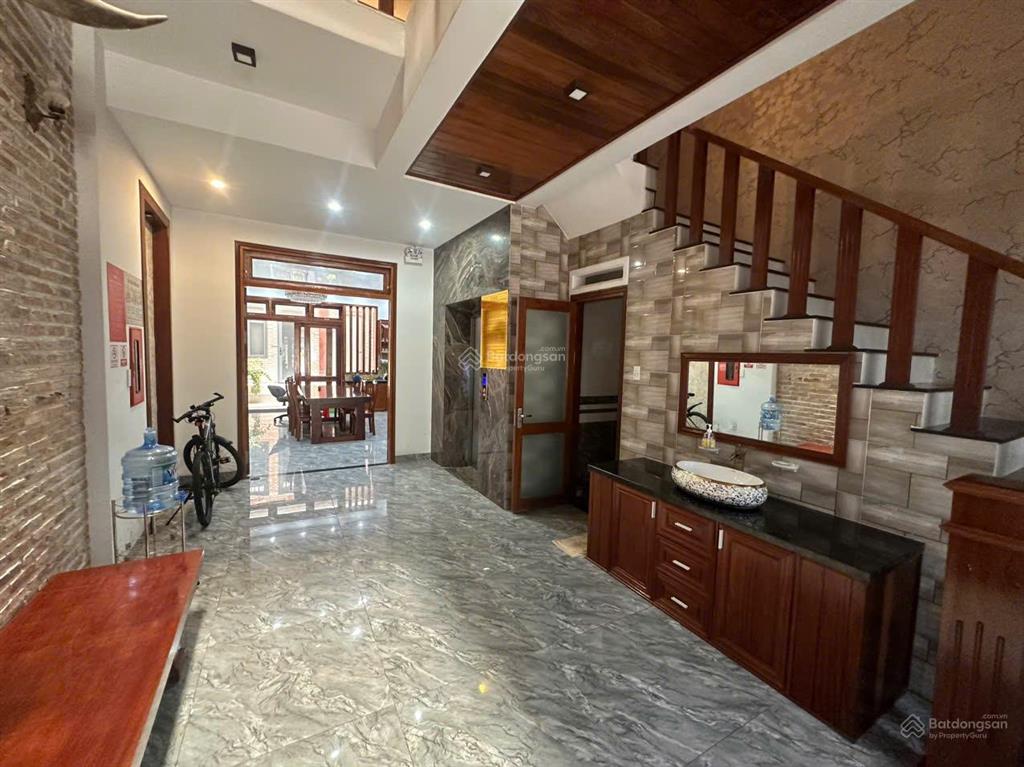 Bán khách sạn mặt tiền phan chu trinh  gần bãi sau  19 phòng kinh doanh  giá 33,5 tỷ