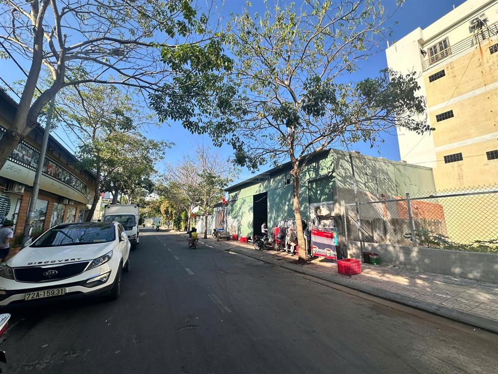 Bán đất mặt tiền nguyễn thị minh khai diện tích 168m  ngang 14m  đường 17m  giá 17,7 tỷ