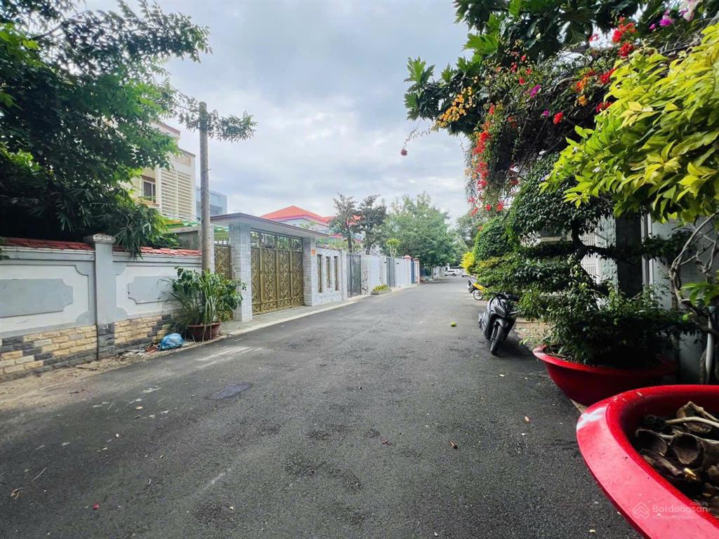 Bán biệt thự cao cấp đường nguyễn thị minh khai khu biệt lập cách biển bãi sau 800m, giá 19,2 tỷ