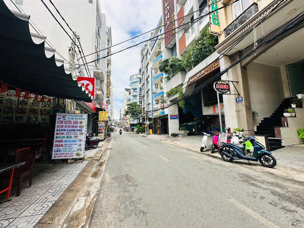 Bán nhà đường la văn cầu cách biển 50m, 2 mặt trước sau thông thoáng diện tích 207m² giá 52 tỷ