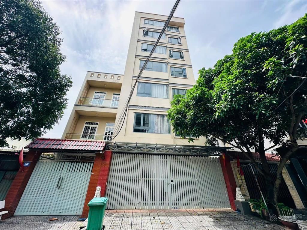 Bán khách sạn hồ quý ly ngang 8m cách biển bãi sau 200m giá chỉ 25 tỷ