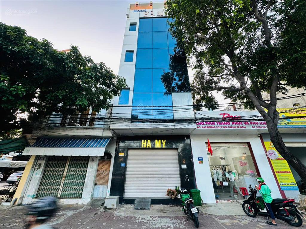 Bán nhà 4 tầng mặt tiền đường 3/2 cách biển bãi sau 400m diện tích 103m2 giá chỉ 12 tỷ