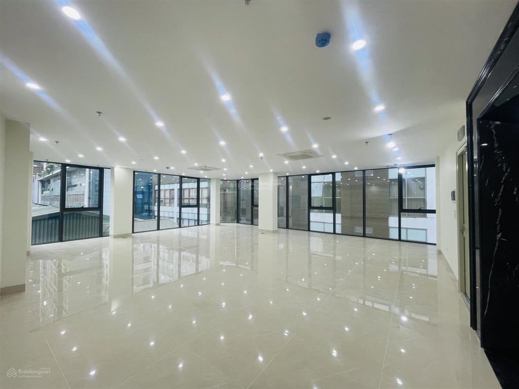 Cho thuê văn phòng tại lê văn lương, 120m2, giá 22 triệu, view 2 mặt thoáng