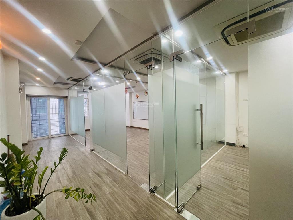 Cho thuê văn phòng tại 27 lê văn lương, 90m2/tầng, giá 9 triệu   0965 825 ***