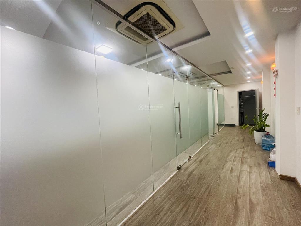Cho thuê văn phòng tại 27 lê văn lương, 90m2/tầng, giá 9 triệu   0965 825 ***