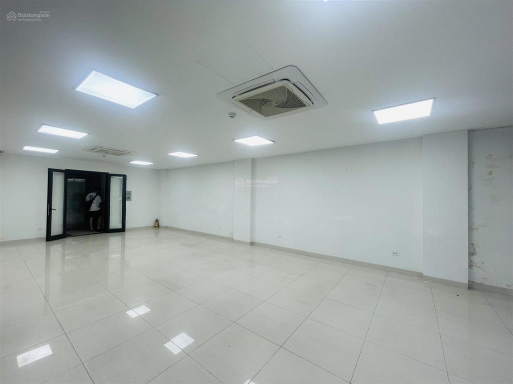 Chỉ hơn 10 triệu có ngay văn phòng 90m2 tại phố hoàng đạo thuý, thanh xuân, view thoáng