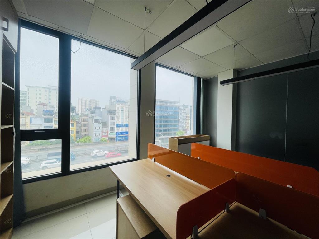 Cho thuê văn phòng tại nguyễn xiển, 170m2, giá 25 triệu, chia 03 phòng, sẵn nội thất
