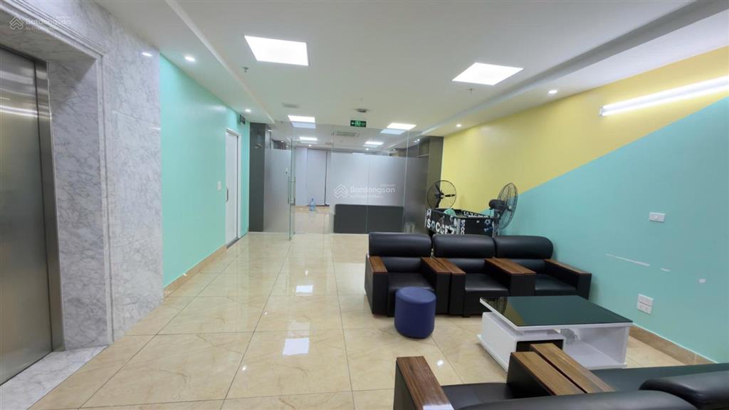 Cho thuê văn phòng 250m2, giá 25 triệu tại phố nguyễn ngọc nại, thanh xuân, full đồ nội thất