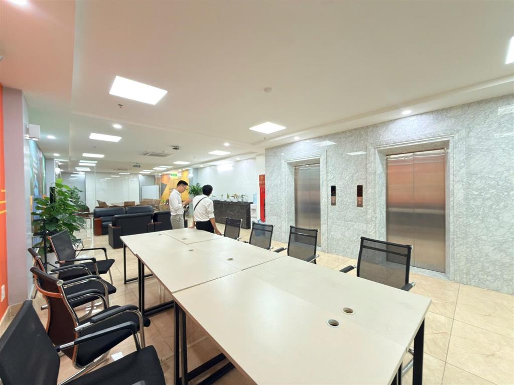 Cho thuê văn phòng 250m2, giá 25 triệu tại phố nguyễn ngọc nại, thanh xuân, full đồ nội thất