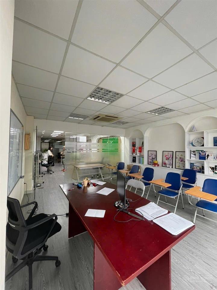 Cho thuê văn phòng 100m2, giá chỉ hơn 10 triệu, ngay phố hoàng văn thái, thanh xuân, nội thất