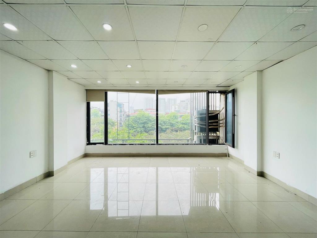 Cho thuê văn phòng 80m2, giá 14,2 triệu mặt phố vũ tông phan, thanh xuân, view thoáng, chia phòng