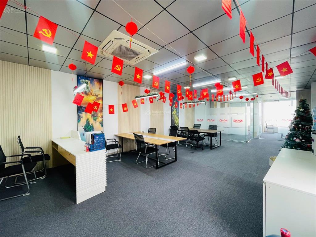 Cho thuê văn phòng tại phố nguyễn ngọc nại, thanh xuân, 110m2, nhỉnh 10 triệu, ô tô đỗ cửa