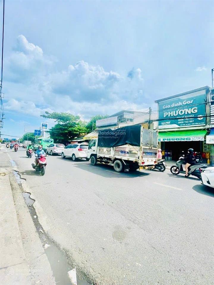 Kho xuởng mt hồ ngọc lãm  diện tích lớn còn sót lại  an lạc  bình tân