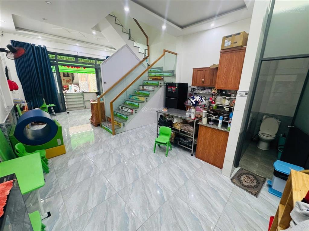 Cực hiếm  nhà 3 tầng ngay chợ bà hom  ngang khủng 5.5m  mt kinh doanh