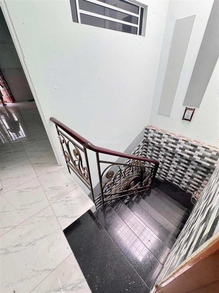 Cực kỳ hiếm  giáp quận 6  nhà 2 tầng  kdc lý chiêu hoàng